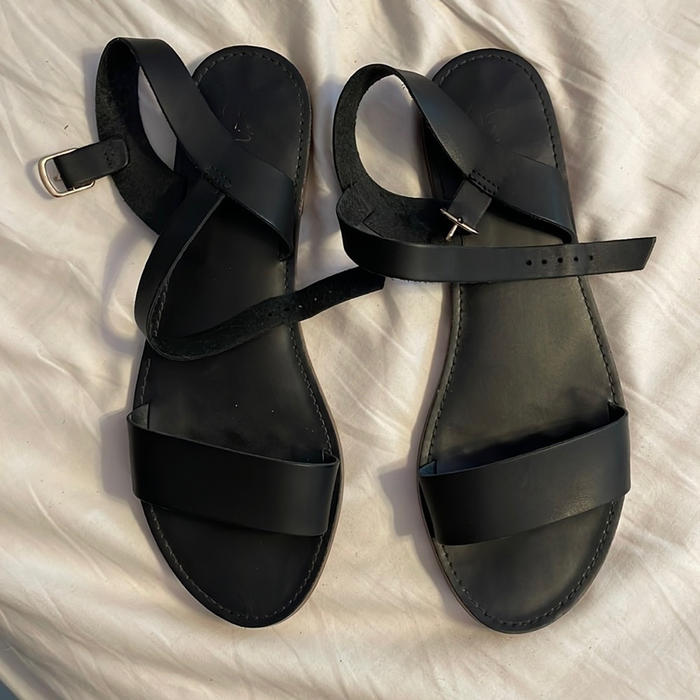 Black flat sandals